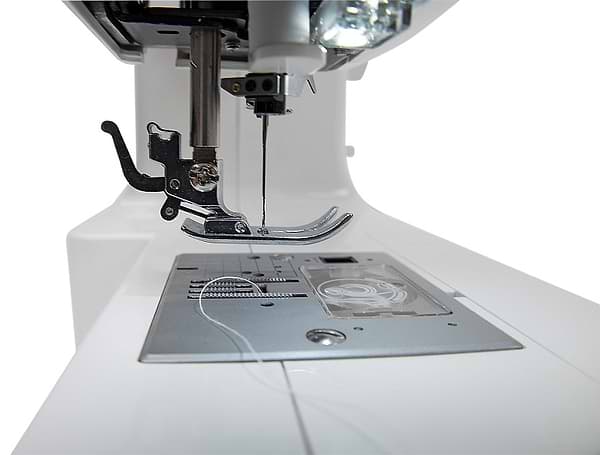 Фото - Уцінка - Швейна машина Leader NOIR