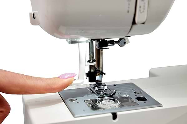 Фото - Уцінка - Швейна машина Leader NOIR