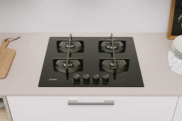 Фото - Духовой шкаф + варочная панель газовая Indesit IOK58HSB + ING61T/BK1