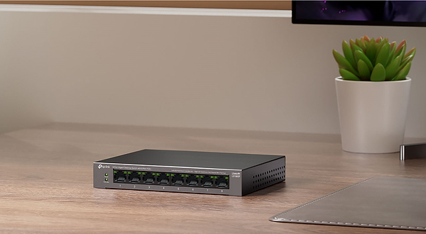 Фото - Коммутатор локальної мережі (Switch) TP-Link LS108GP