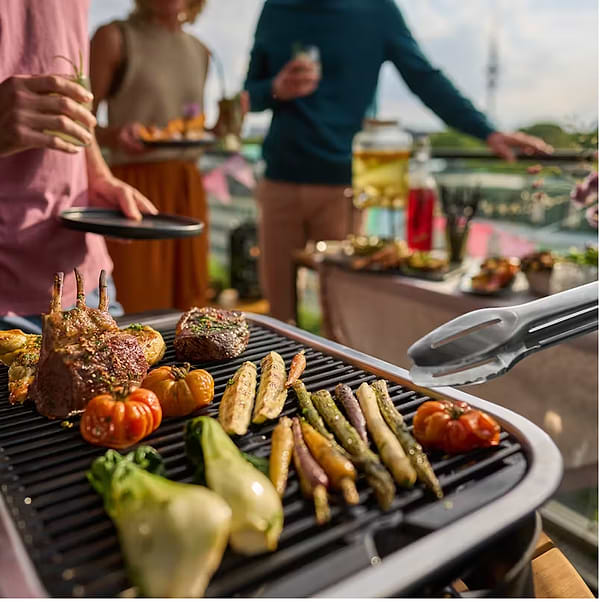 Фото - Гриль-барбекю електричний Weber Lumin 2000 з підставкою, Black (92010879)