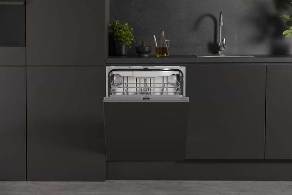 Фото - Посудомийна машина вбудована Hisense HV673D64