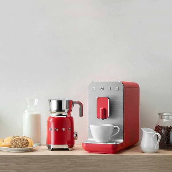 Фото - Модуль для взбивания молока Smeg MFF01RDEU
