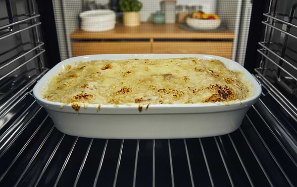 Фото - Духовой шкаф Hisense BSA 66334 AX