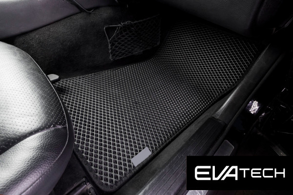 Фото - Коврики из экокожи в салон авто EVAtech для C-Class (W203) RWD Mercedes-Benz 2000-2007 1 поколение Sedan EU (MB3152C5MS2BBB)