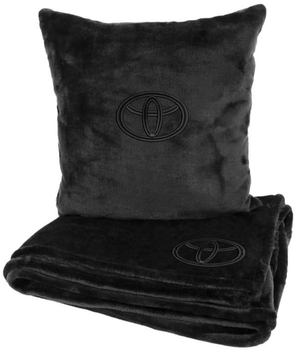 Фото - Набор плед + подушка в авто EVAtech M для Toyota черные MBLMPSMBV119