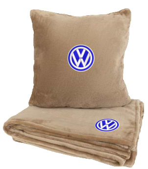 Фото - Набір плед + подушка в авто EVAtech M для Volkswagen бежеві MBLMPSMIV033