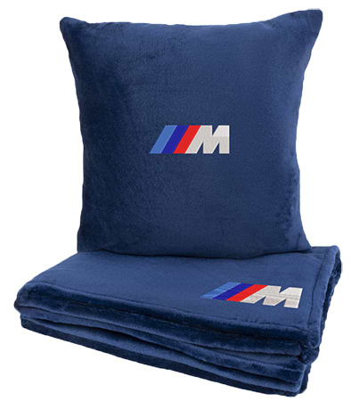Фото - Набор плед + подушка в авто EVAtech M для BMW M синие MBLMPSMLV006