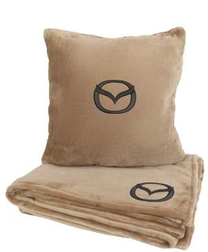 Набор плед + подушка в авто EVAtech из махры S для Mazda бежевые (MBLMPSSIV100)