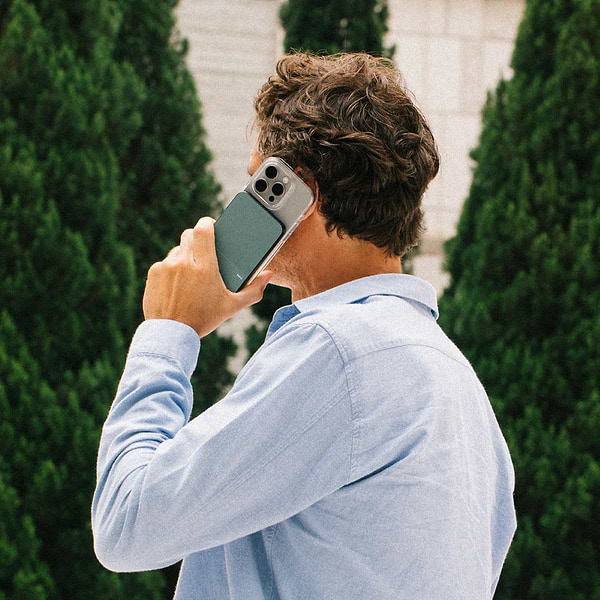 Фото - Батарея мобильная Native Union (Re) Classic Magnetic Power Bank 5 000mAh Slate Green (PB-5KMS-GRN)