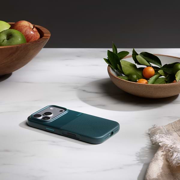 Фото - Чохол для смартфону Apple Beats iPhone 17 Pro Rugged Case with MagSafe and Camera Control Rocky Blue (MGJN4)