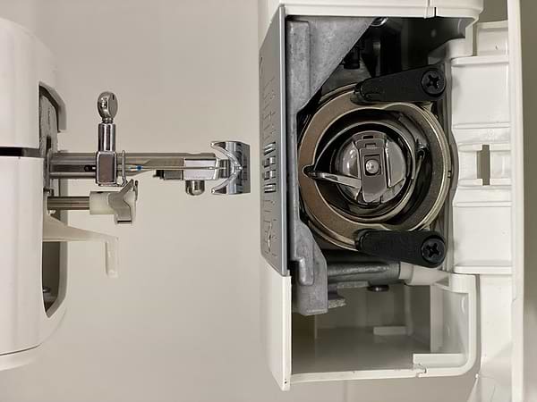 Фото - Швейна машина Veritas Niki