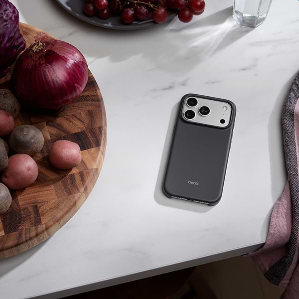 Фото - Чохол для смартфону Apple Beats iPhone 17 Pro Case with MagSafe and Camera Control Granite Gray (MGKC4)