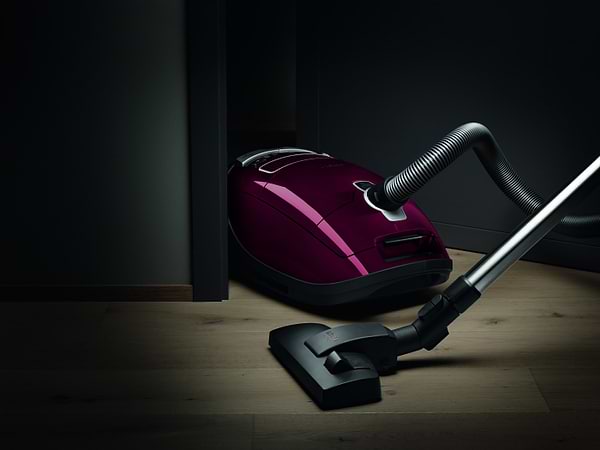 Фото - Пилосос для сухого прибирання з мішком Miele SGEF3 BRRT (cat/dog)