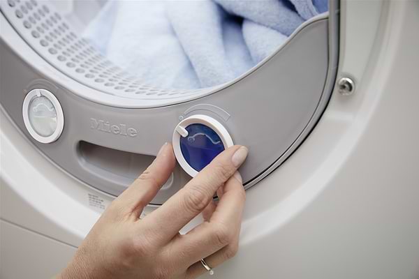 Фото - Сушильна машина Miele TSF 763 WP