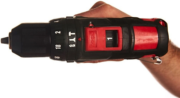 Фото - Дрель-шуруповерт Milwaukee M12 BPD-202C (4933441940)