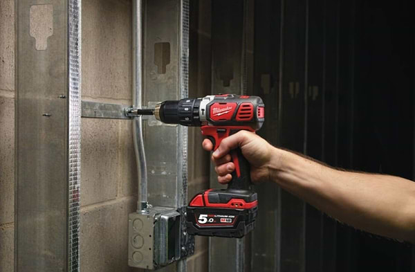 Фото - Дриль-шуруповерт Milwaukee M18 BPD-0 (4933443500)