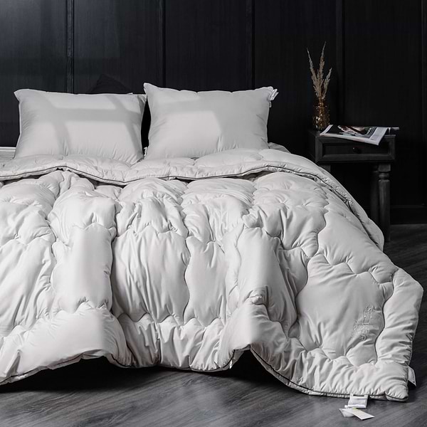 Фото - Одеяло зимнее полуторное MirSon антиаллергенное №1004 "Silver Cloud" EcoSilk 140х205 (2200010352672) Фото - Одеяло зимнее полуторное MirSon антиаллергенное №1004 "Silver Cloud" EcoSilk 140х205 (2200010352672)