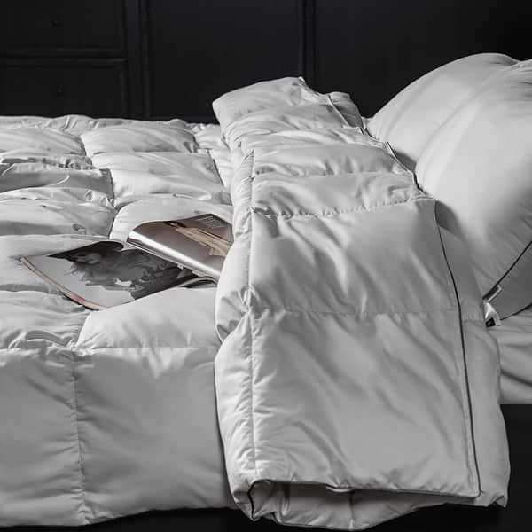 Фото - Одеяло зимнее полуторное MirSon 100% пух Сатин-Премиум пуходержащий № 067 "Silver Cloud" 155х215 (2200009348624)