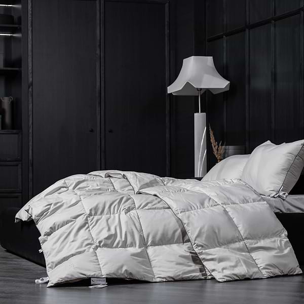 Фото - Ковдра демісезонна двоспальна євро MirSon шовкова №1060 Silver Cloud 200х220 см (2200010356465)