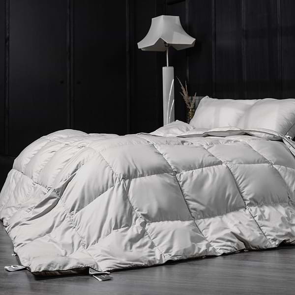 Фото - Одеяло зимнее полуторное MirSon 100% пух Сатин-Премиум пуходержащий № 067 "Silver Cloud" 155х215 (2200009348624)