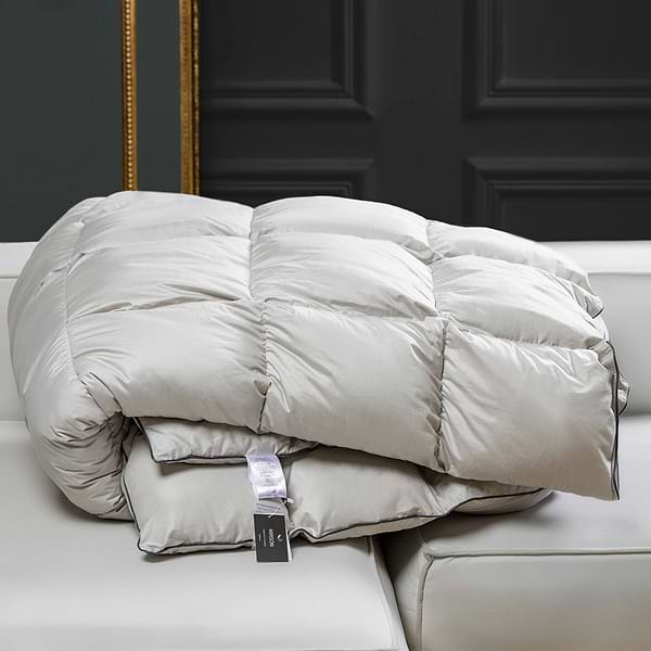 Фото - Одеяло зимнее полуторное MirSon 100% пух Сатин-Премиум пуходержащий № 067 "Silver Cloud" 155х215 (2200009348624)