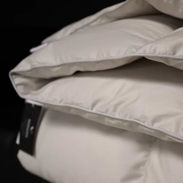 Фото - Одеяло зимнее полуторное MirSon 100% пух Сатин-Премиум пуходержащий № 067 "Silver Cloud" 155х215 (2200009348624)