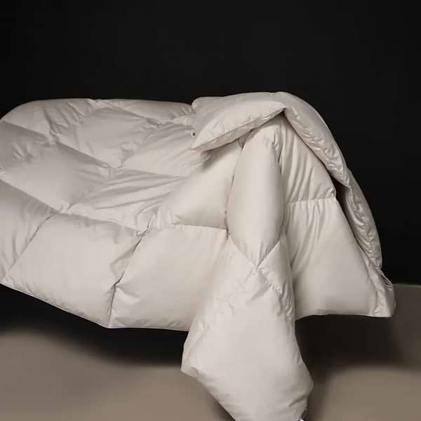 Фото - Одеяло зимнее полуторное MirSon 100% пух Сатин-Премиум пуходержащий № 067 "Silver Cloud" 155х215 (2200009348624)