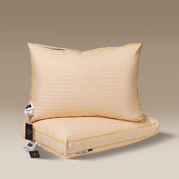 Фото - Подушка стандартна MirSon Carmela DeLuxe Eco-Soft 562 середня 50х70 см (2200000625137)