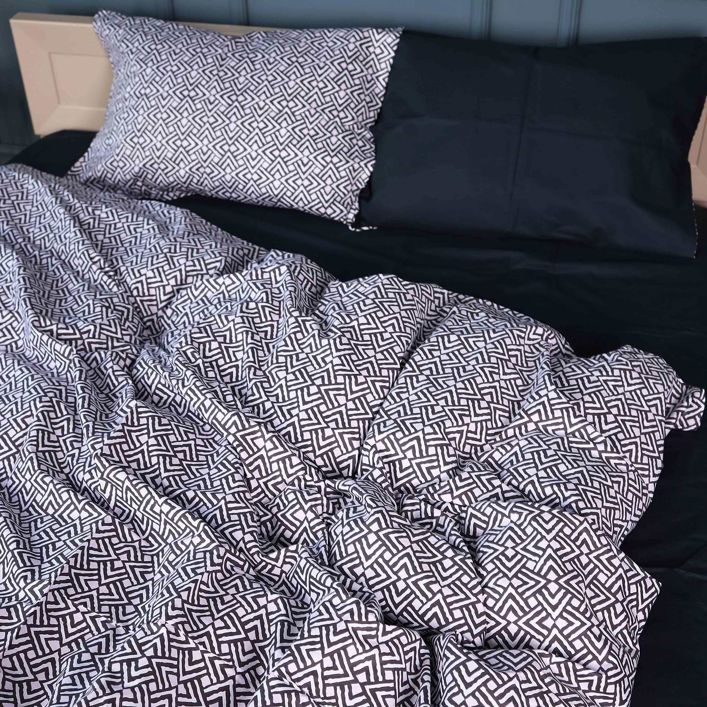 Комплект постільної білизни MirSon Сатин 22-1386 Geometric Black 175х210 (2200010472844)