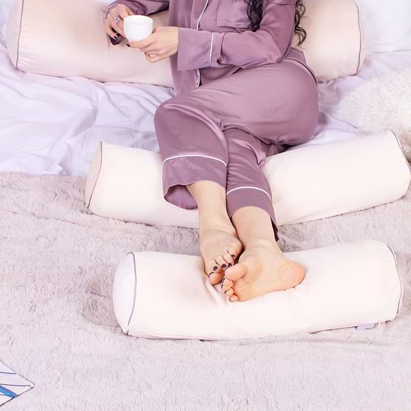 Фото - Подушка валик MirSon №8587 Velvet Line 28-0004 Cream Полістирол 100х16 см (2200006346562)