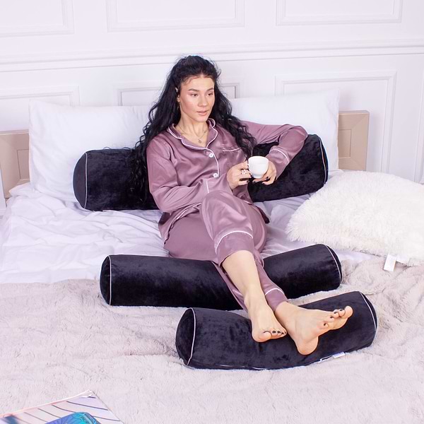 Фото - Подушка валик MirSon №8400 Velvet Line 28-0007 Black Tencel 60х16 см (2200006253853)