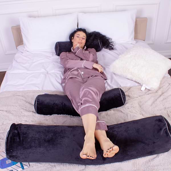 Фото - Подушка валик MirSon №8400 Velvet Line 28-0007 Black Tencel 60х16 см (2200006253853)