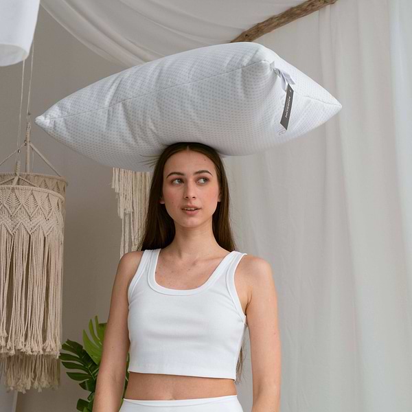 Фото - Подушка стандартна MirSon шовкова №847 Dorotea Silk Kapok Hand made Пружна 70х70 см (2200003203318)