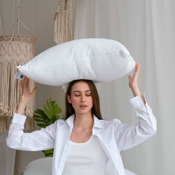 Фото - Подушка стандартна MirSon шовкова MirSon №850 Julia Silk Kapok Hand made Пружна 70х70 см (2200003203493)