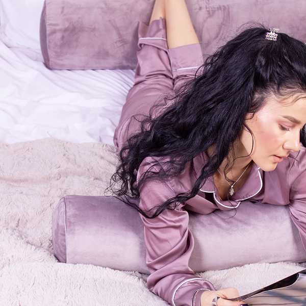 Фото - Подушка валик MirSon №8129 Velvet Line 28-0005 Ashen EcoSilk 100х20 см (2200006249191)