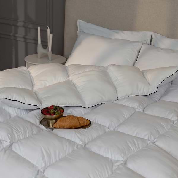 Фото - Одеяло демисезонное двуспальное MirSon пуховое Royal 033 172x205 см (2200000003935)