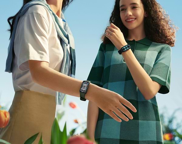 Фото - Смарт-часы Huawei Band 8 Midnight Black