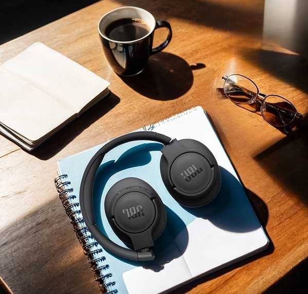 Фото - Навушники повнорозмірні бездротові JBL Tune 720BT Black (JBLT720BTBLK)