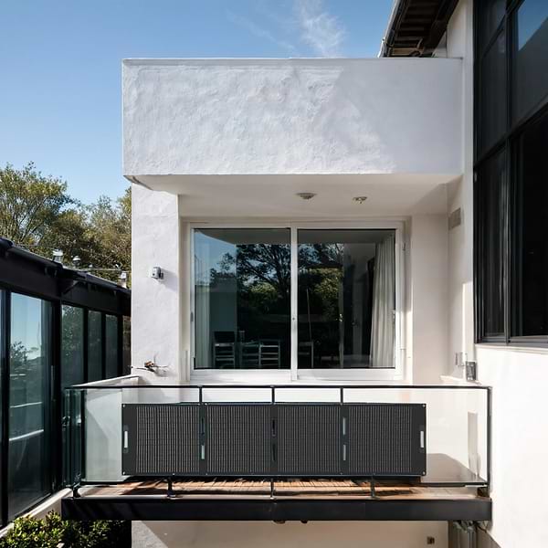 Фото - Портативна сонячна панель GENKI GKS-200