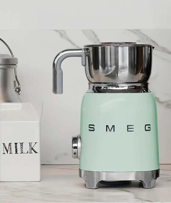Фото - Модуль для збивання молока Smeg MFF01PGEU