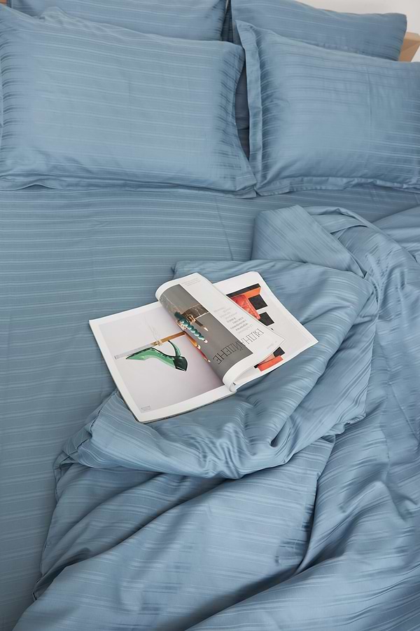 Фото - Комплект постельного белья детский Moon&Star 110х140 нав. 2х50х70 Ultramarine Satin Stripe (MS-830000195)