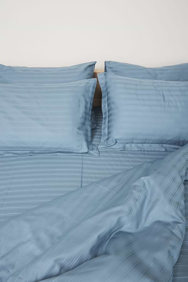 Фото - Комплект постельного белья детский Moon&Star 110х140 нав. 2х50х70 Ultramarine Satin Stripe (MS-830000195)