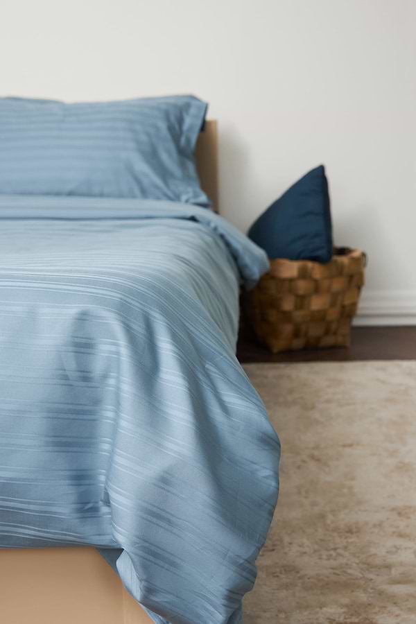 Фото - Комплект постельного белья детский Moon&Star 110х140 нав. 2х50х70 Ultramarine Satin Stripe (MS-830000195)