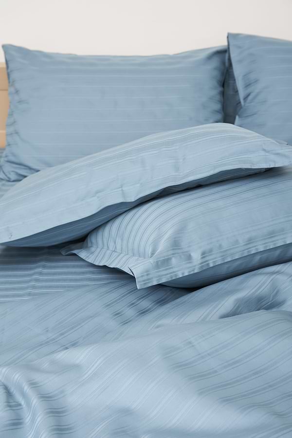 Фото - Комплект постельного белья детский Moon&Star 110х140 нав. 2х50х70 Ultramarine Satin Stripe (MS-830000195)