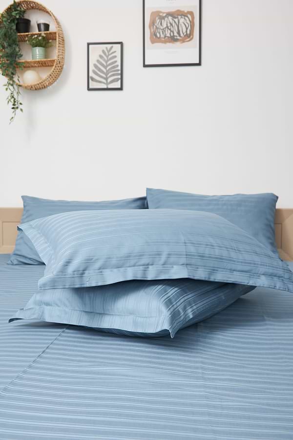 Фото - Комплект постельного белья детский Moon&Star 110х140 нав. 2х50х70 Ultramarine Satin Stripe (MS-830000195)