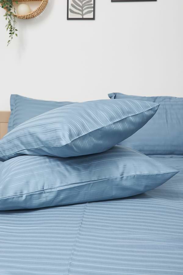 Фото - Комплект постельного белья детский Moon&Star 110х140 нав. 2х50х70 Ultramarine Satin Stripe (MS-830000195)