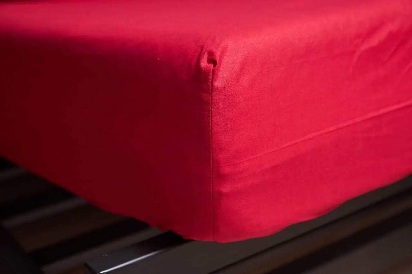 Простынь полуторная Moon&Star Cherry Red Бязь Gold Люкс 140х190х25 см (MS-850000109)