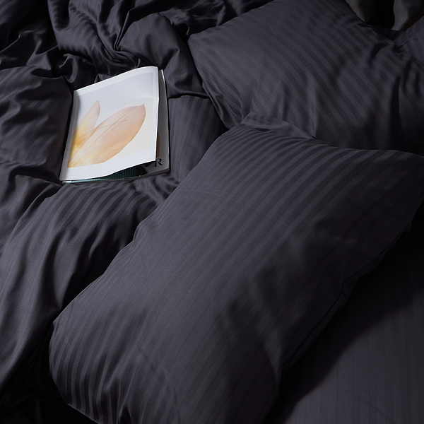 Фото - Комплект постельного белья Moon&Star Satin Stripe Dark Serenity 160х220 +нав. 70х70 см 2 шт. (MS-890000815)