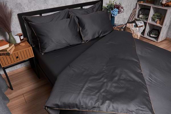 Фото - Комплект постільної білизни Moon&Star Satin Premium Gold Corner 143х210 (MS-820003900)